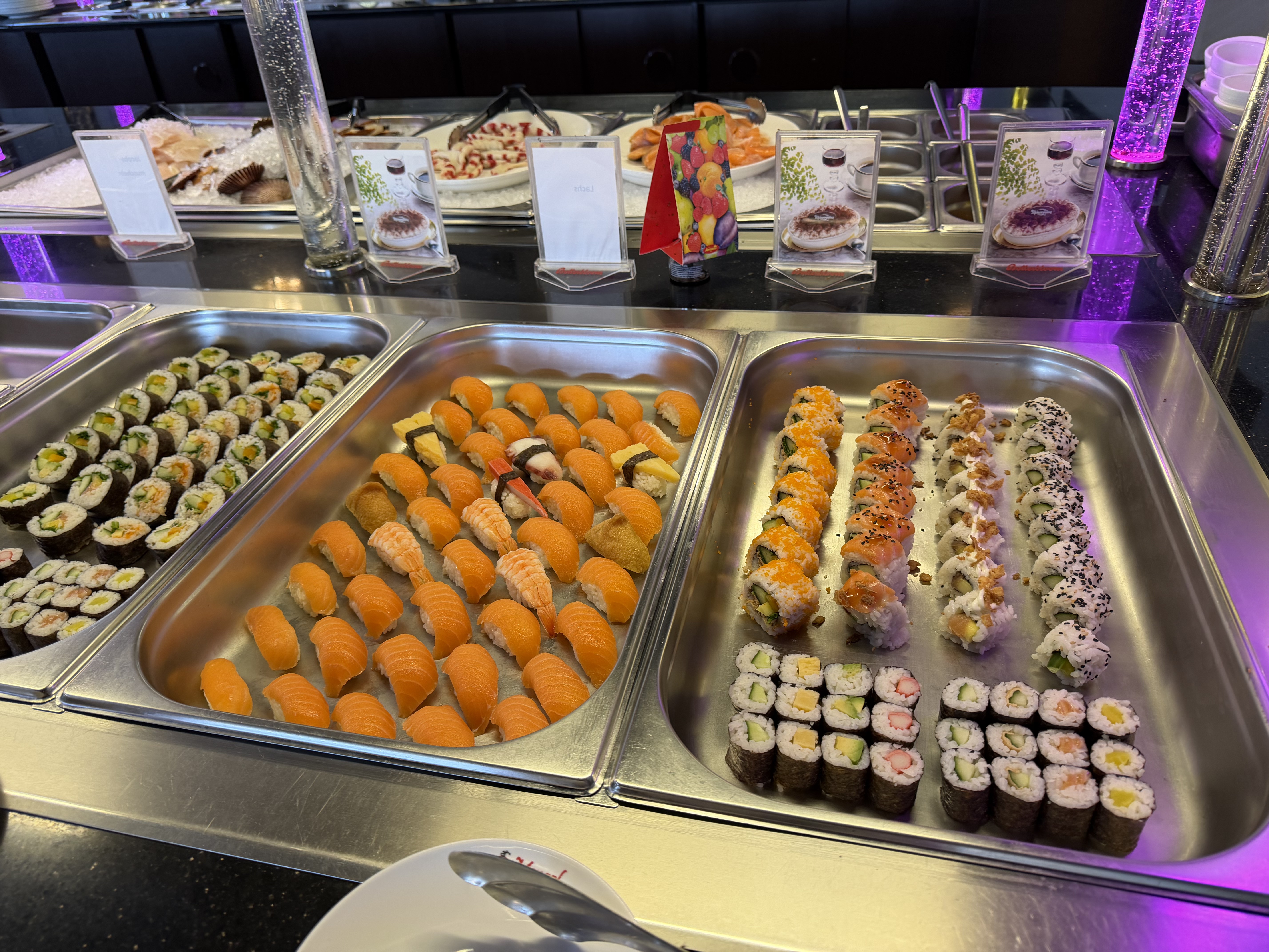 Frisches Sushi vom Buffet